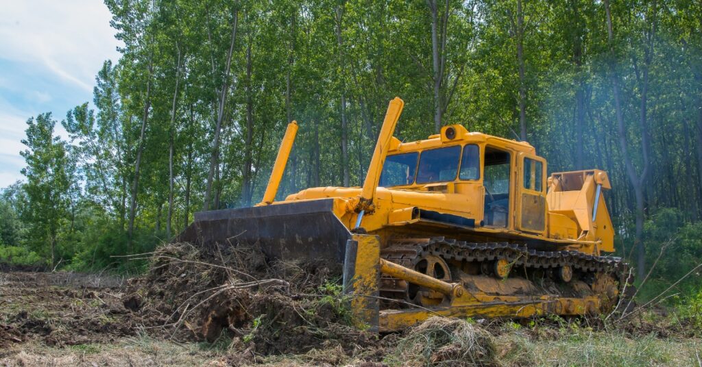 how much does it cost to clear land